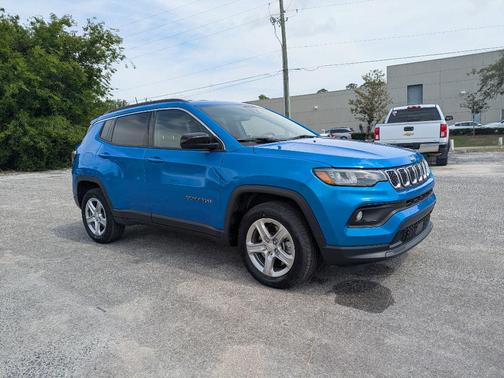 Hydro Blue Pearlcoat 2024 Jeep Compass Latitude
