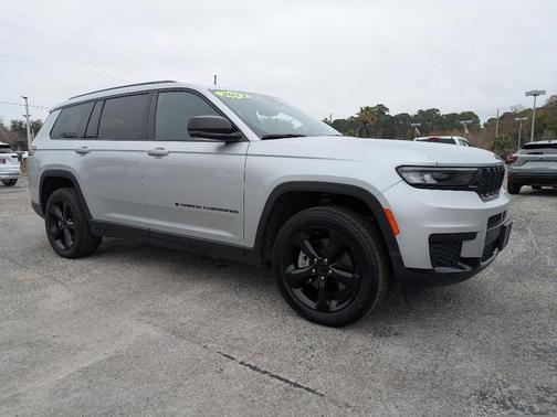 2023 Jeep Grand Cherokee L Laredo