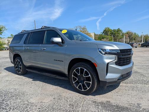 2023 Chevrolet Suburban RST