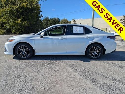 2021 Toyota Camry Hybrid XLE