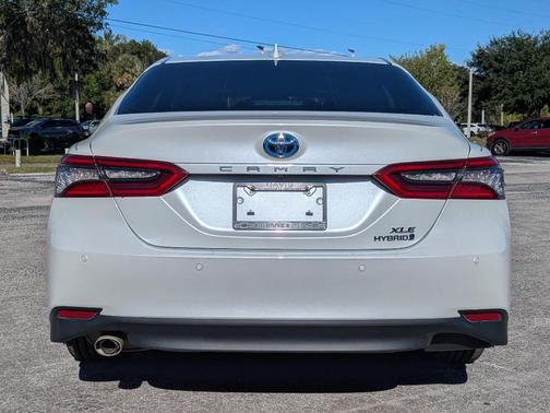 2021 Toyota Camry Hybrid XLE