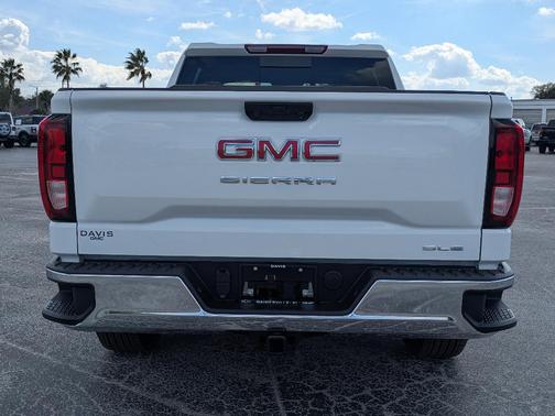 2025 GMC Sierra 1500 SLE