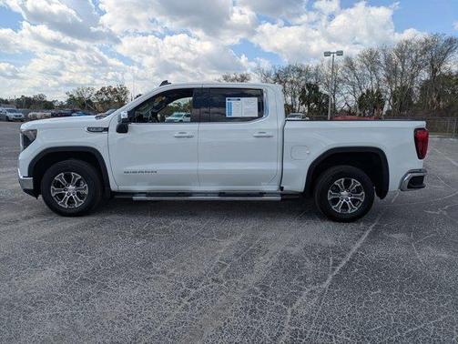 2025 GMC Sierra 1500 SLE