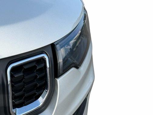Silver Zynith 2024 Jeep Compass Latitude