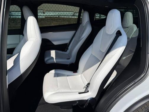 2022 Tesla Model X Dual Motor All-Wheel Drive