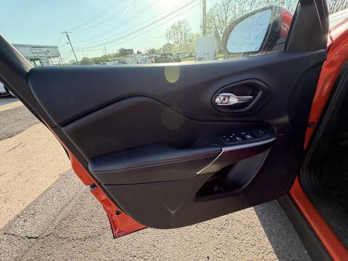 Spitfire Orange Clearcoat 2021 Jeep Cherokee Latitude Plus