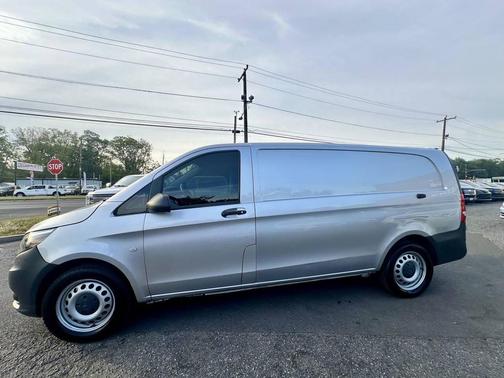 2022 Mercedes-Benz Metris Base