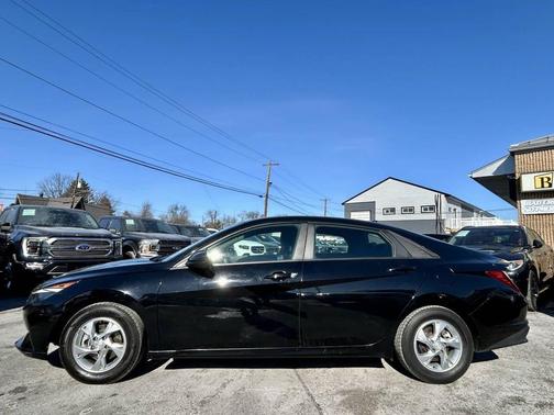 2021 Hyundai ELANTRA SE