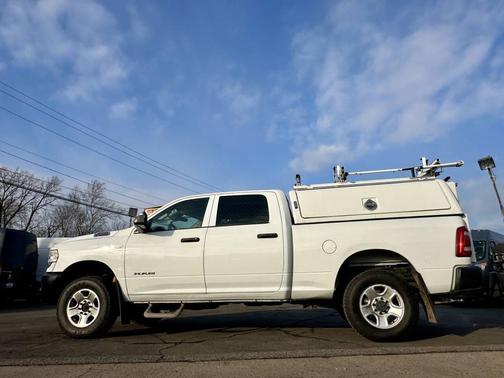 2019 RAM 2500 Tradesman Crew Cab 4x4 6'4' Box