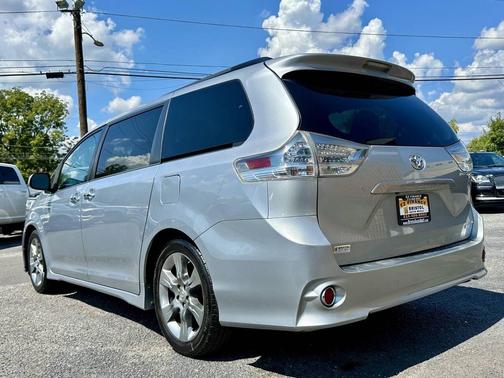 2014 Toyota Sienna SE