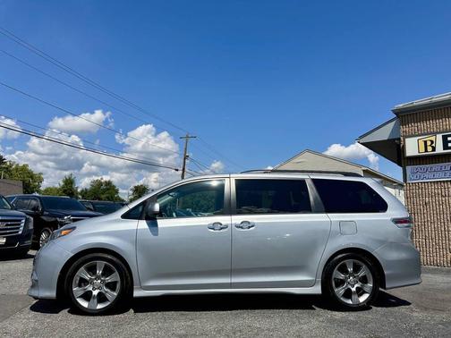 2014 Toyota Sienna SE