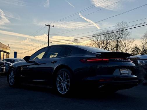 2017 Porsche Panamera 4