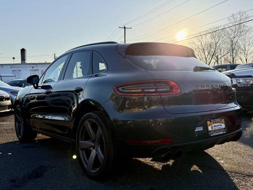 2018 Porsche Macan Turbo