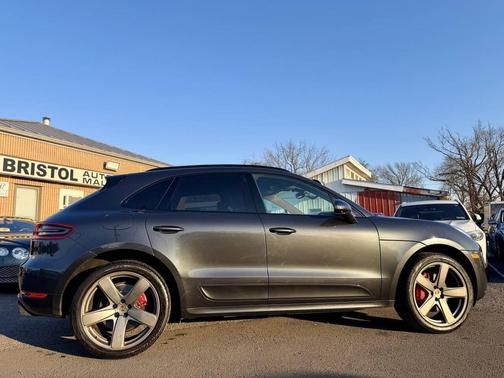 2018 Porsche Macan Turbo