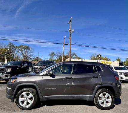 Granite Crystal Metallic Clearcoat 2017 Jeep New Compass Latitude