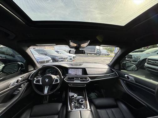 2021 BMW X7 M50i