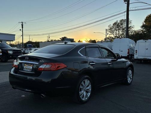 2011 INFINITI M37x Base