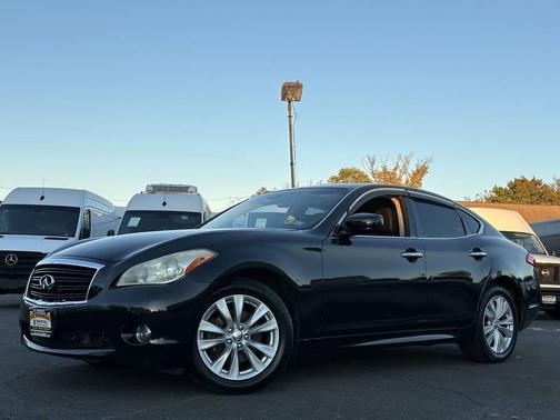 2011 INFINITI M37x Base