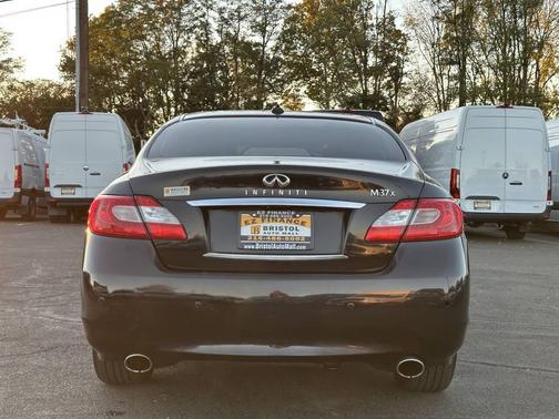 2011 INFINITI M37x Base