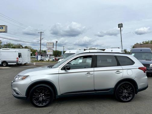 2018 Mitsubishi Outlander LE