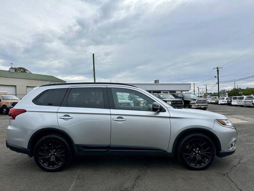 2018 Mitsubishi Outlander LE