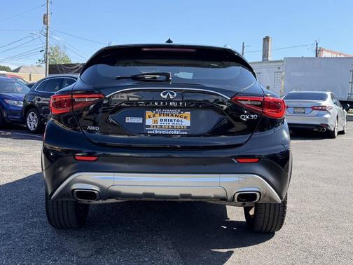 Black Obsidian 2018 INFINITI QX30 Premium
