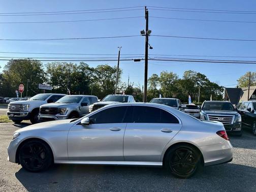 2017 Mercedes-Benz E-Class E 300 4dr Sedan