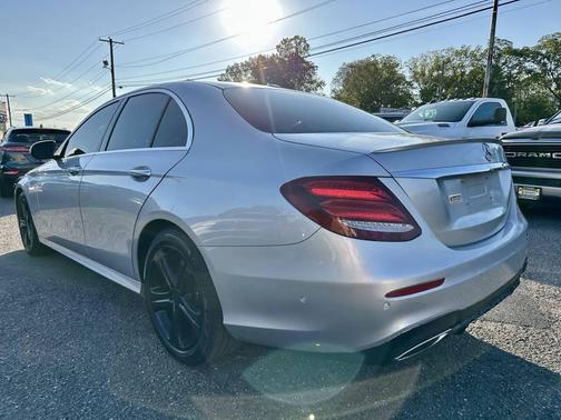 2017 Mercedes-Benz E-Class E 300 4dr Sedan