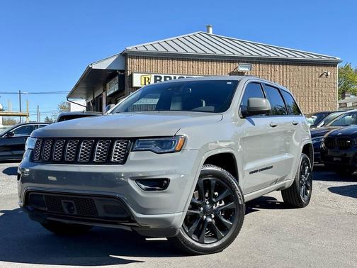 2022 Jeep Grand Cherokee Laredo