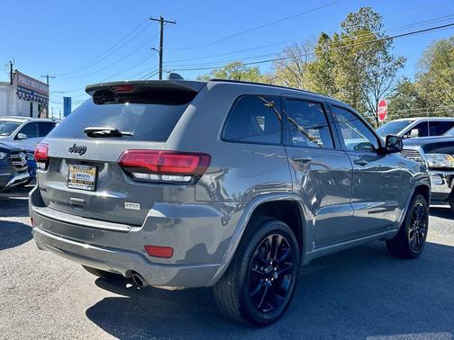 2022 Jeep Grand Cherokee Laredo
