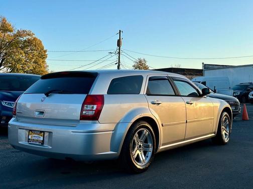 2006 Dodge Magnum SE 4dr Wagon