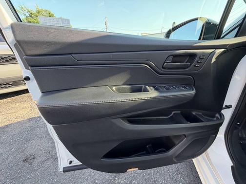Platinum White Pearl 2023 Honda Odyssey Sport