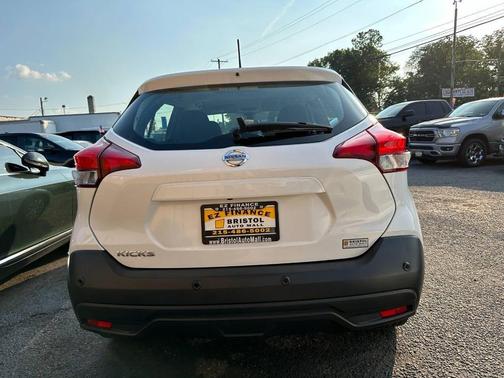 2020 Nissan Kicks S