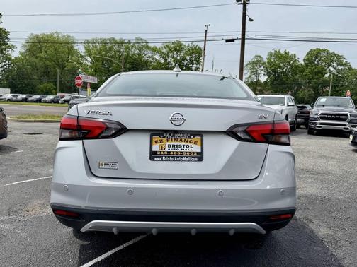 Brilliant Silver Metallic 2021 Nissan Versa 1.6 SV