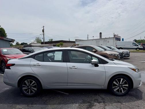Brilliant Silver Metallic 2021 Nissan Versa 1.6 SV