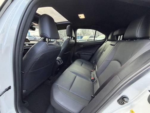 2019 Lexus UX 250h Base