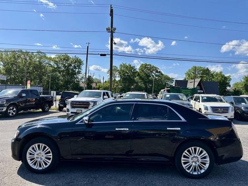 Gloss Black 2014 Chrysler 300 S