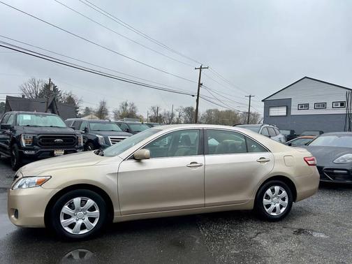 2010 Toyota Camry LE