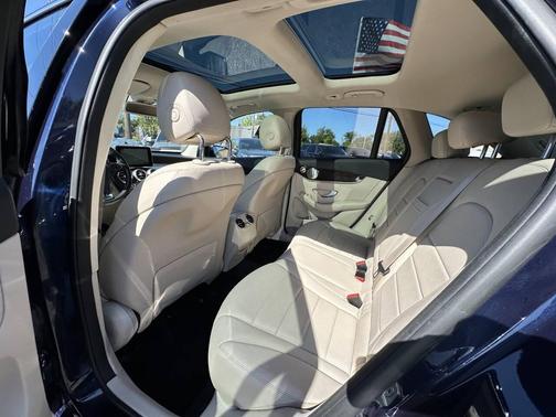 2017 Mercedes-Benz GLC 300 4MATIC