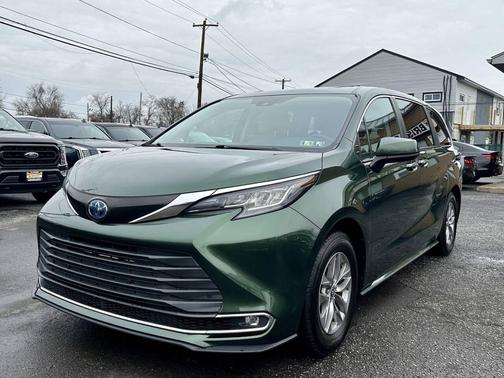 2022 Toyota Sienna XLE