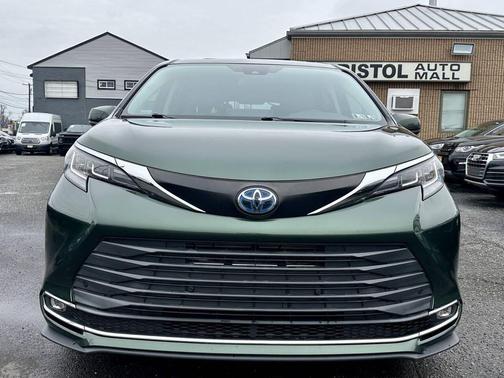 2022 Toyota Sienna XLE