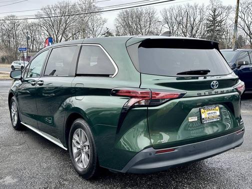 2022 Toyota Sienna XLE