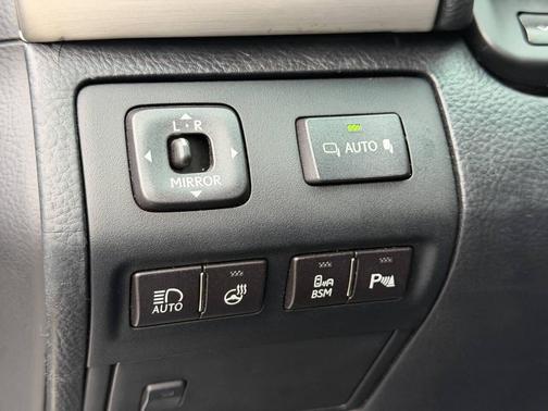 White 2013 Lexus LS 460 Base