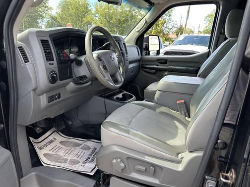 2017 Nissan NV Cargo NV3500 HD S V8
