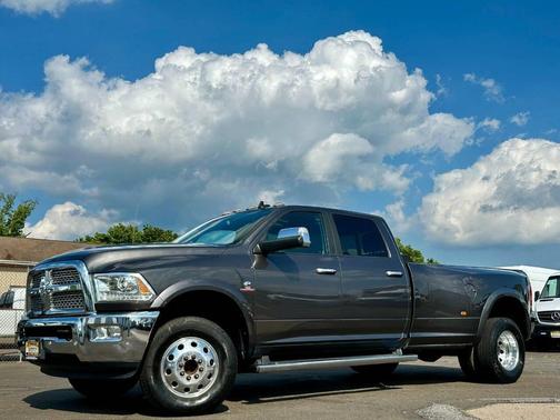 2018 RAM 3500 Laramie Crew Cab 4x4 8' Box