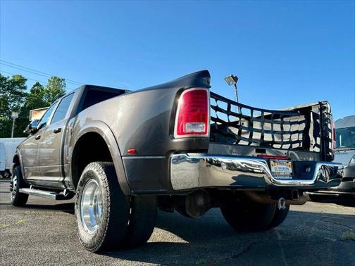 2018 RAM 3500 Laramie Crew Cab 4x4 8' Box