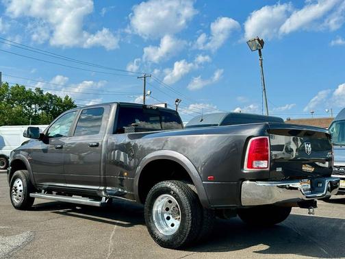 2018 RAM 3500 Laramie Crew Cab 4x4 8' Box