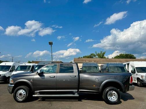 2018 RAM 3500 Laramie Crew Cab 4x4 8' Box