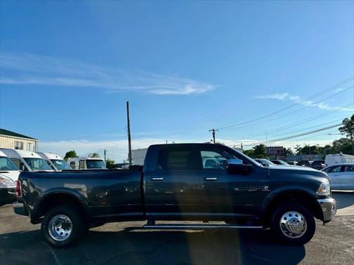 2018 RAM 3500 Laramie Crew Cab 4x4 8' Box