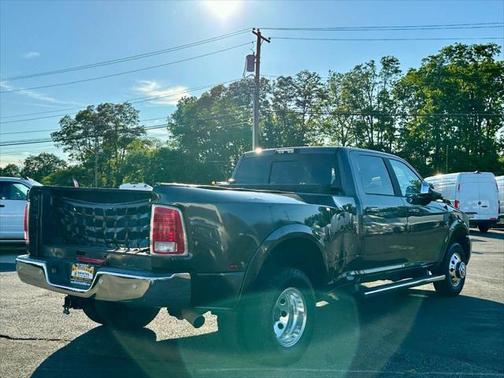2018 RAM 3500 Laramie Crew Cab 4x4 8' Box